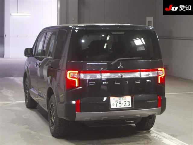 MITSUBISHI DELICA D:5