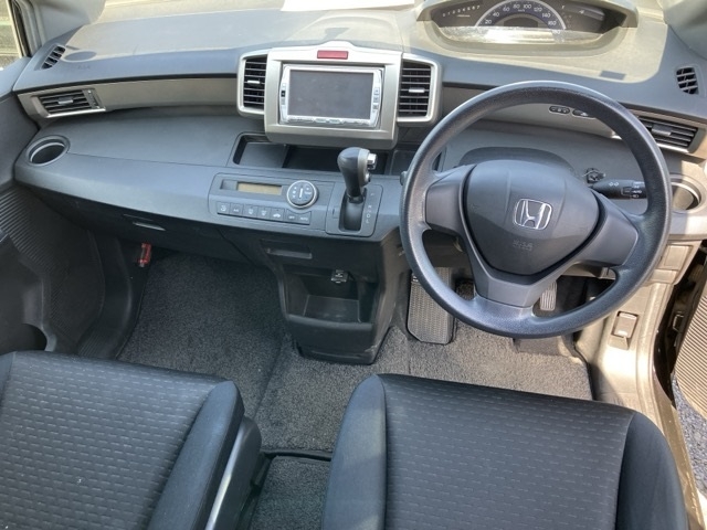 HONDA FREED SPIKE