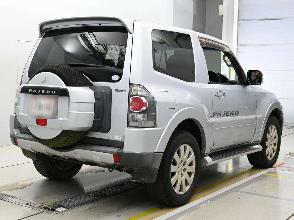 MITSUBISHI PAJERO