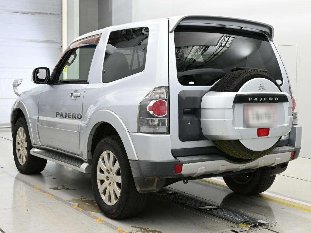 MITSUBISHI PAJERO