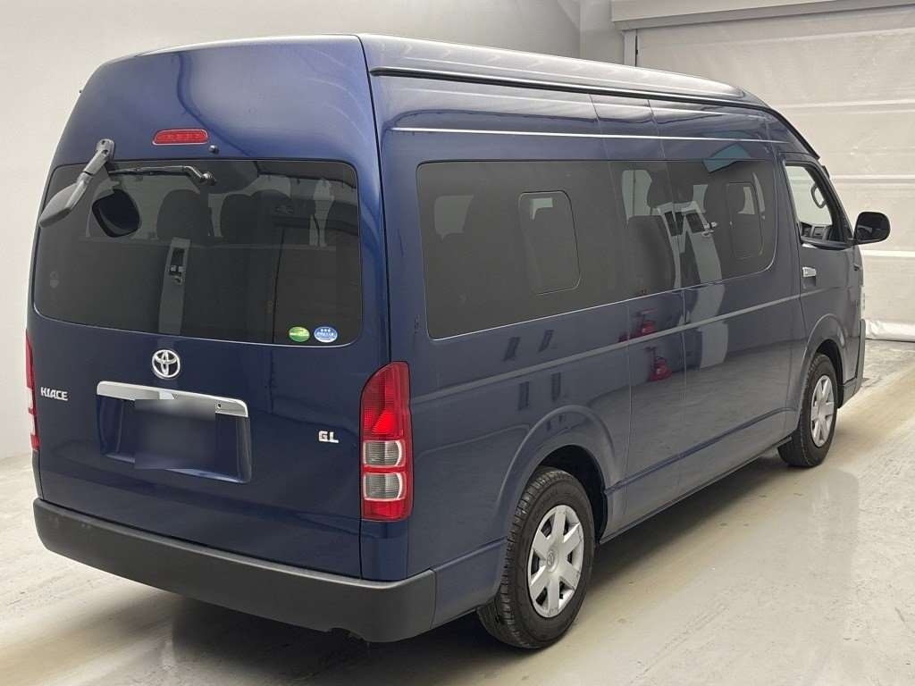 TOYOTA REGIUS ACE