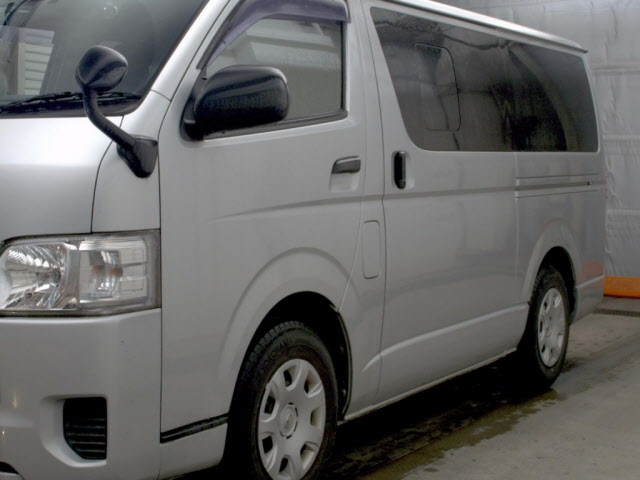 TOYOTA REGIUS ACE
