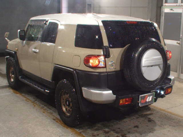 TOYOTA FJ CRUISER
