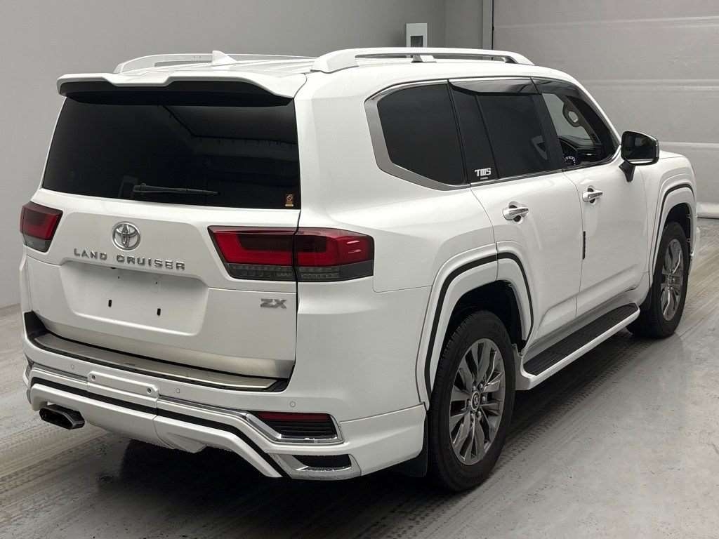 TOYOTA LAND CRUISER