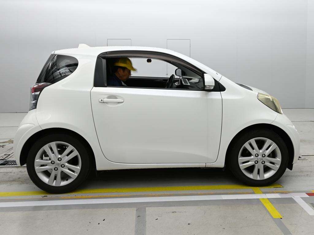 TOYOTA IQ