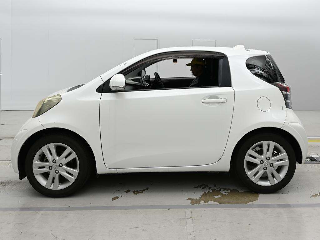 TOYOTA IQ
