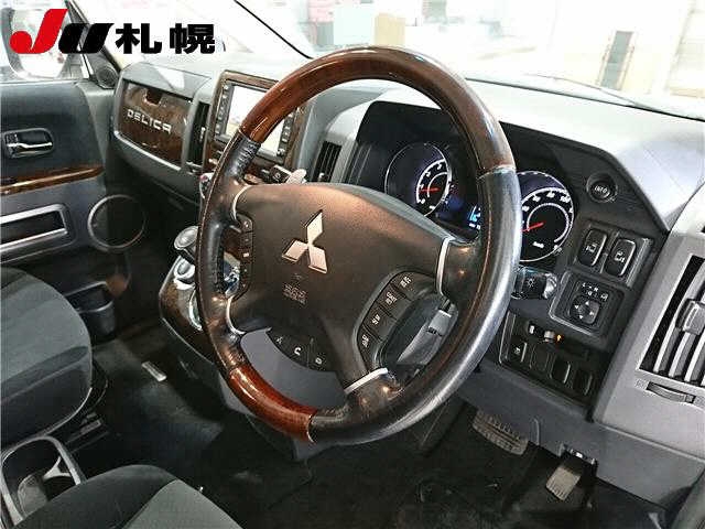 MITSUBISHI DELICA D:5