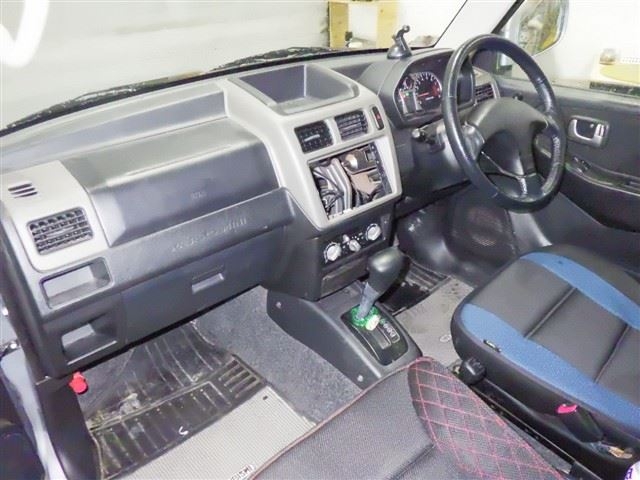 MITSUBISHI PAJERO MINI
