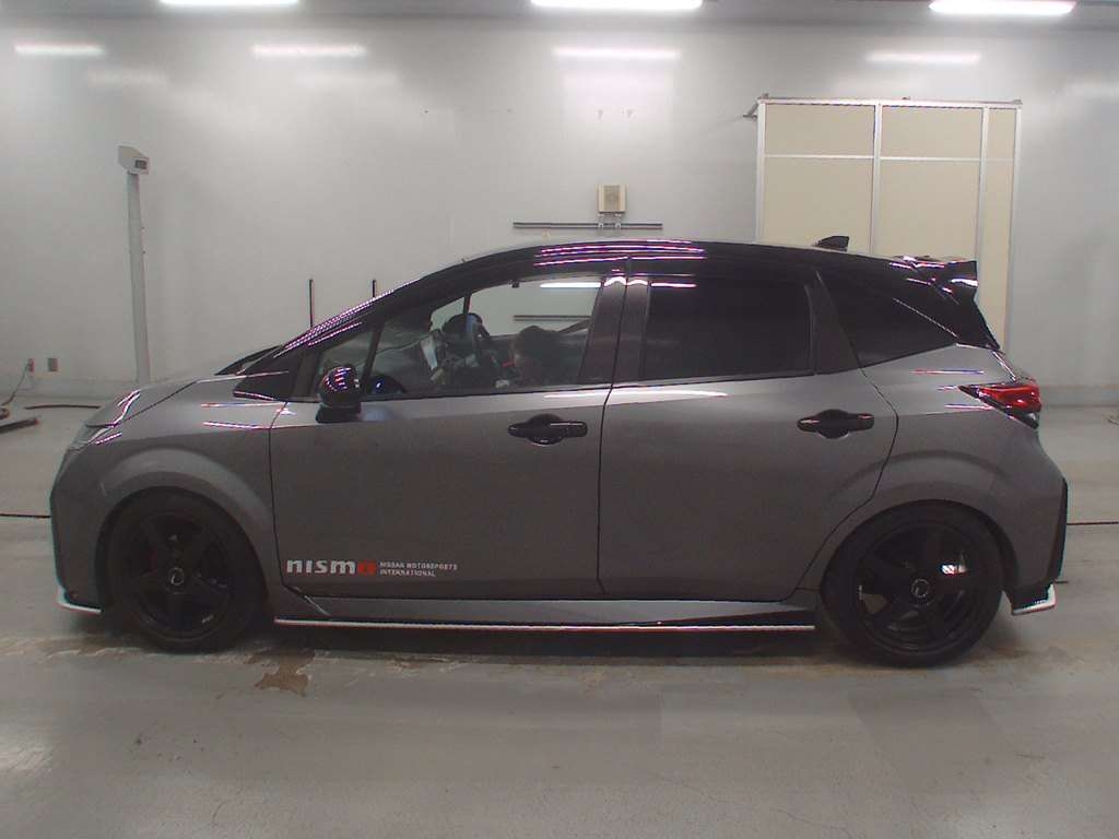 NISSAN AURA