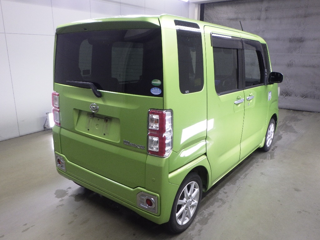 DAIHATSU WAKE