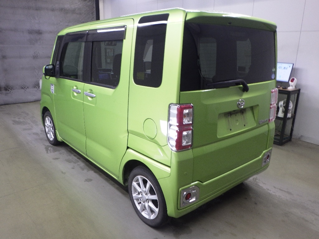 DAIHATSU WAKE