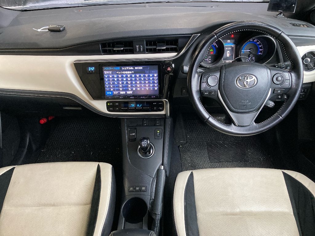 TOYOTA AURIS