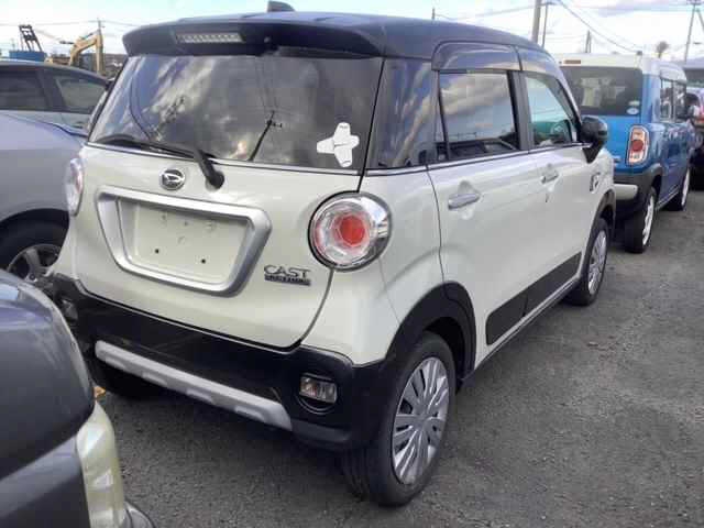DAIHATSU CAST