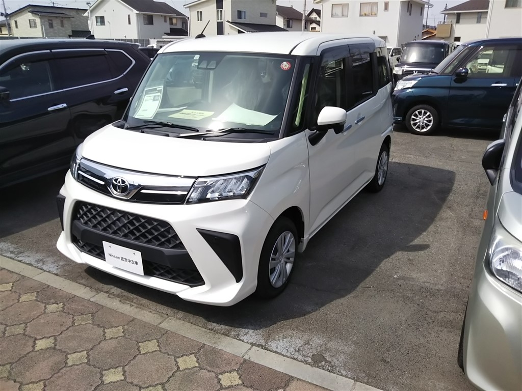 TOYOTA ROOMY