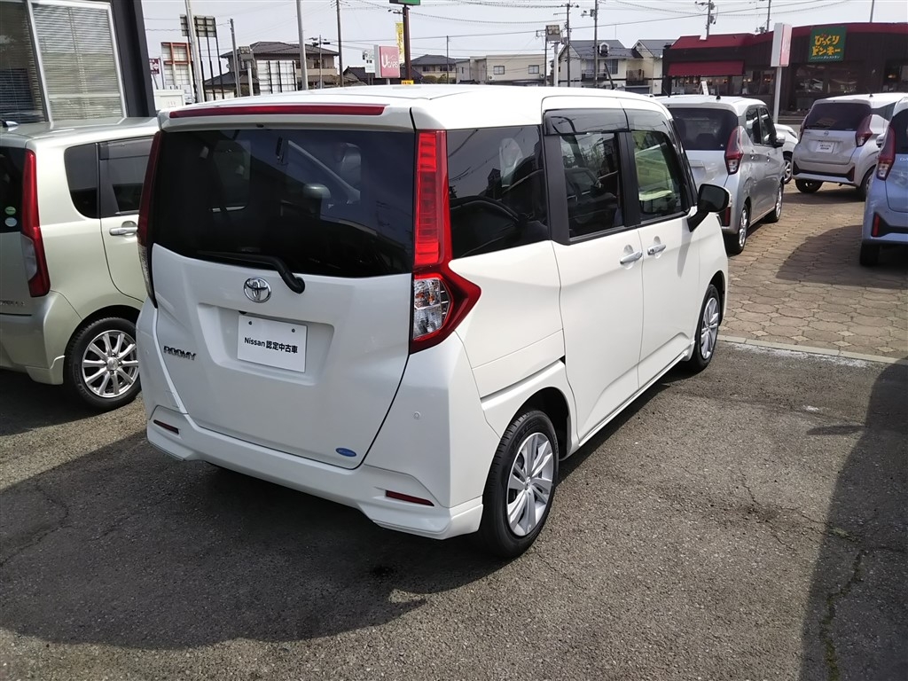 TOYOTA ROOMY