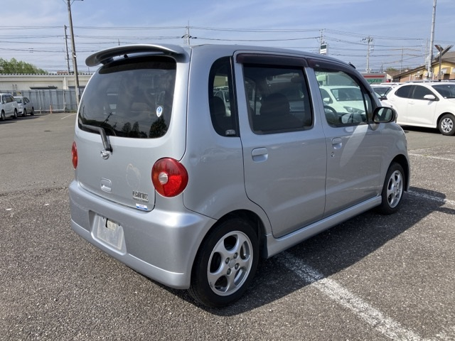 DAIHATSU MOVE LATTE