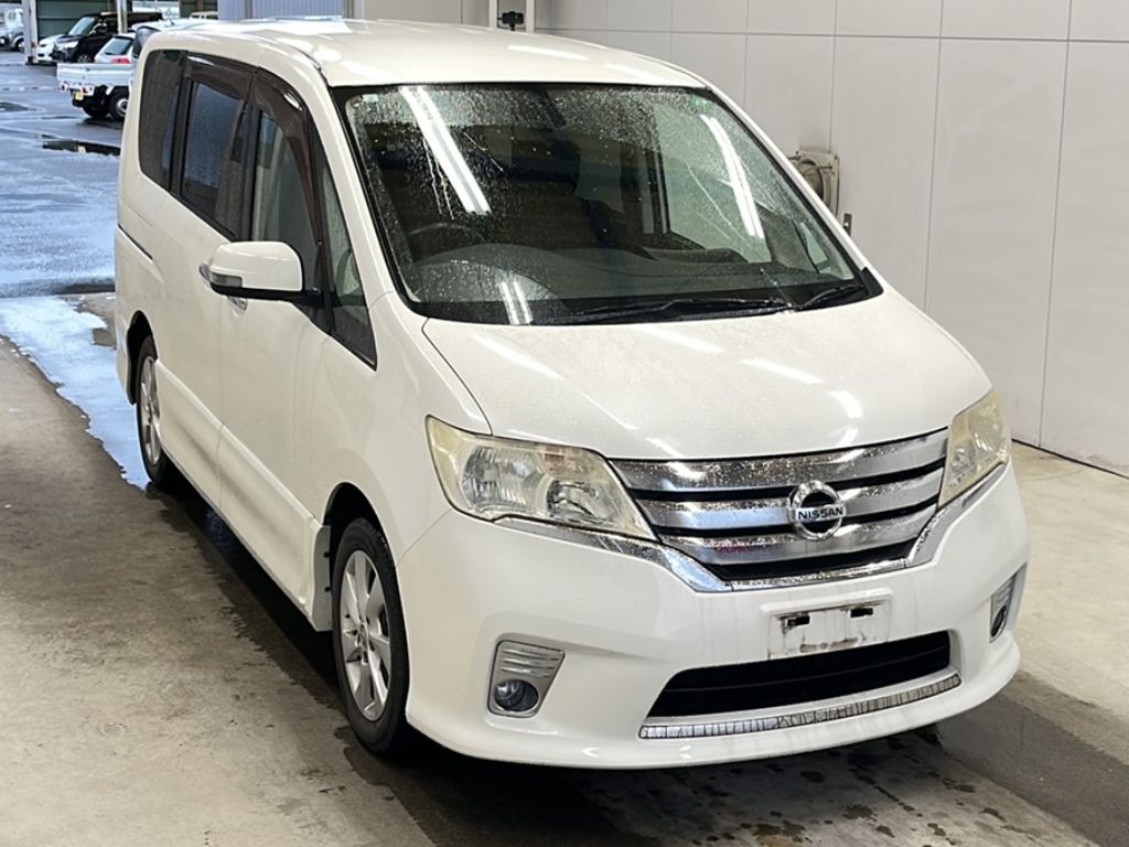 NISSAN SERENA