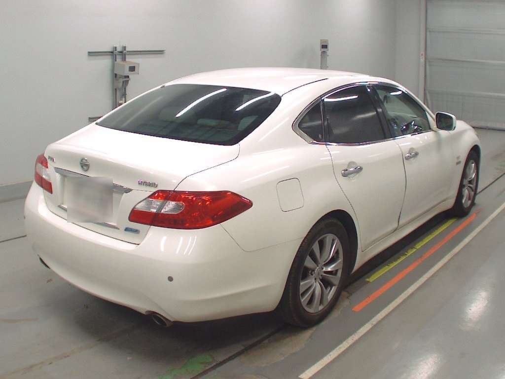 NISSAN FUGA