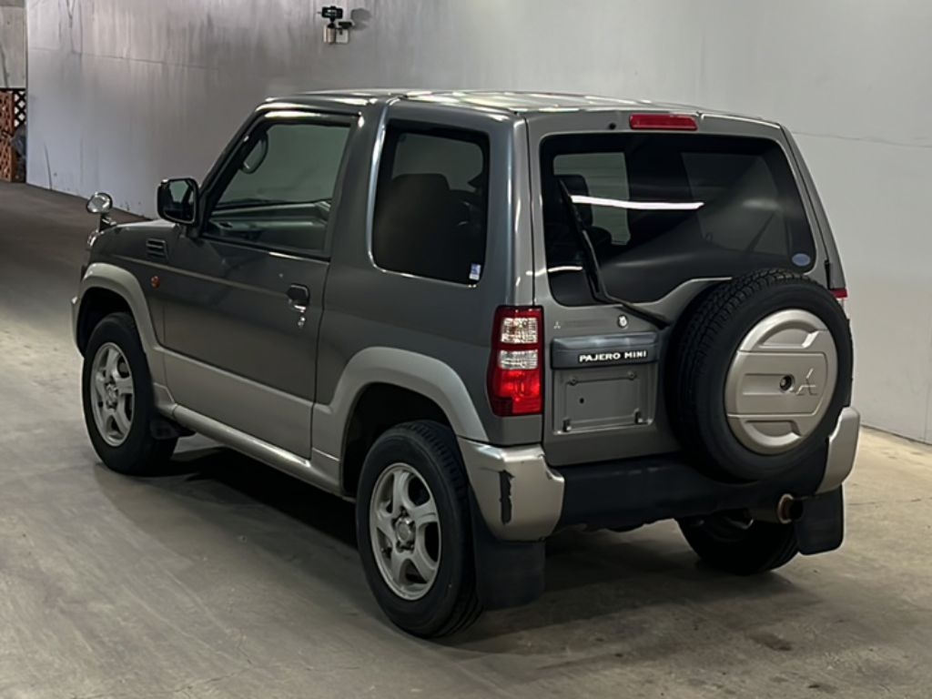 MITSUBISHI PAJERO MINI