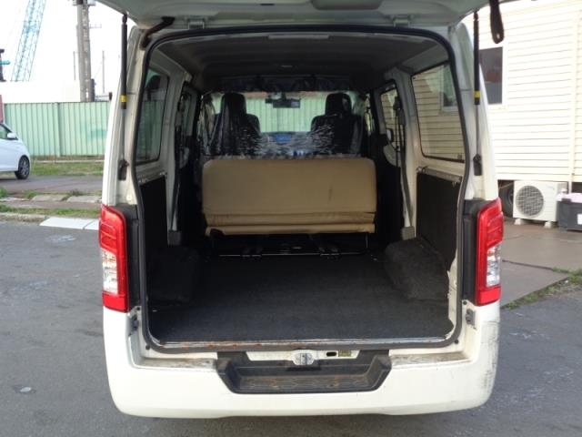 NISSAN NV350 CARAVAN