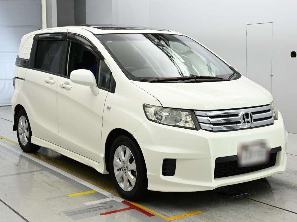 HONDA FREED SPIKE