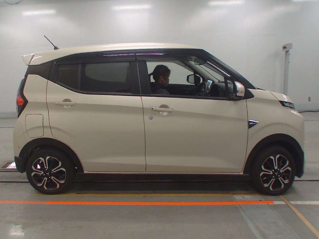 MITSUBISHI EK X EV