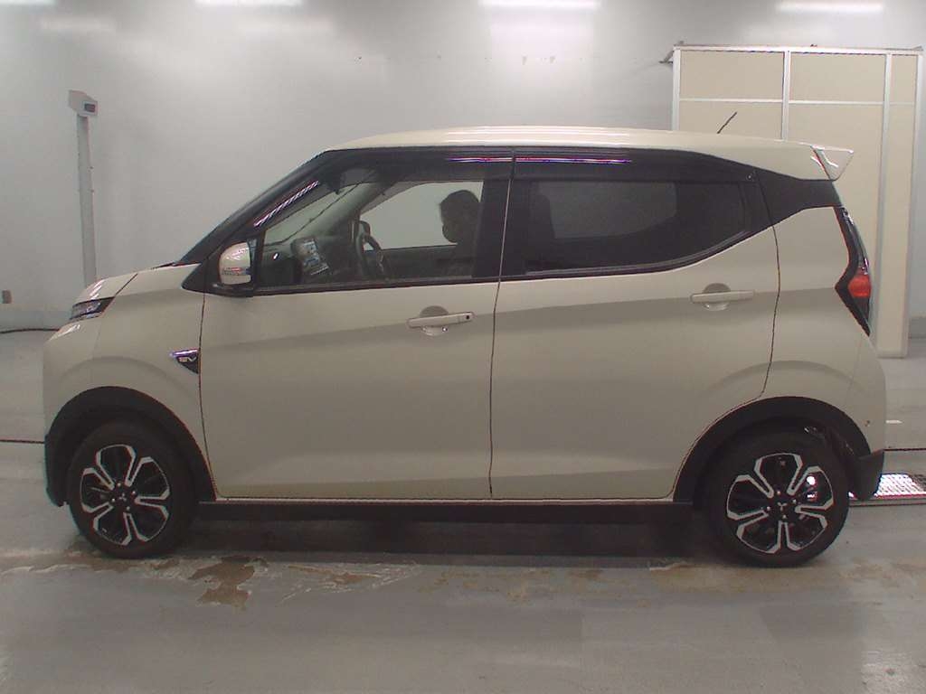 MITSUBISHI EK X EV