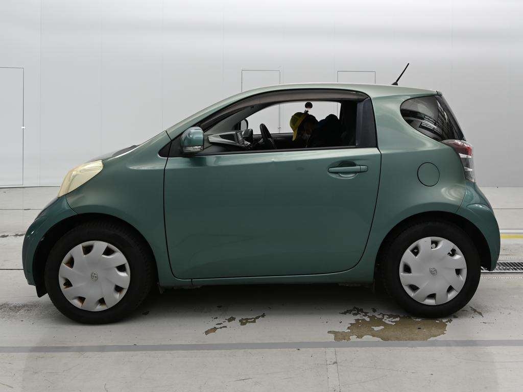 TOYOTA IQ