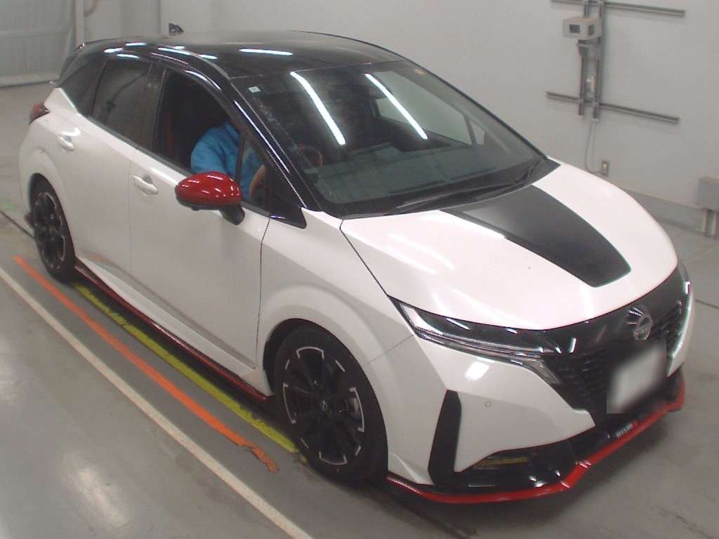 NISSAN AURA