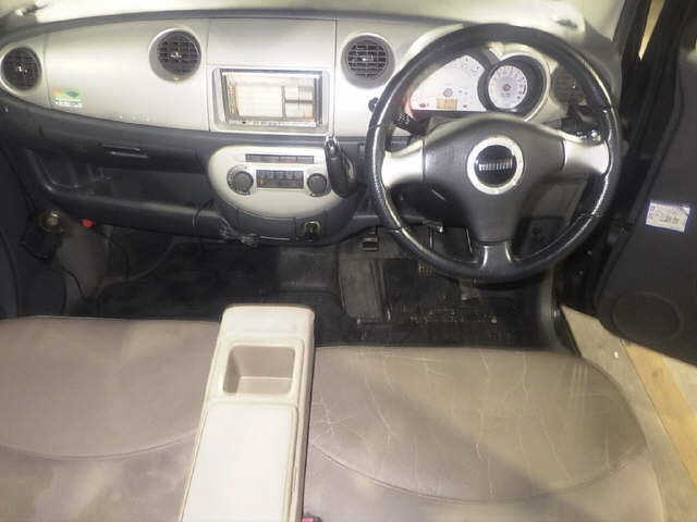 DAIHATSU MOVE LATTE