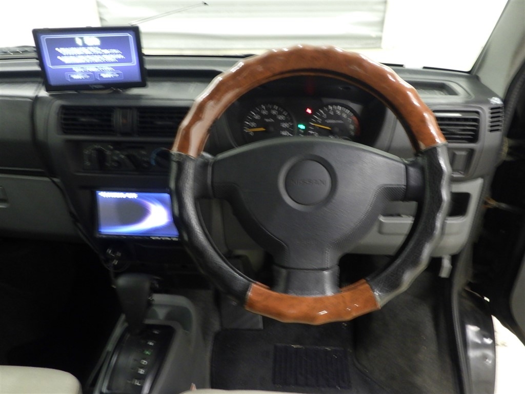 NISSAN CLIPPER