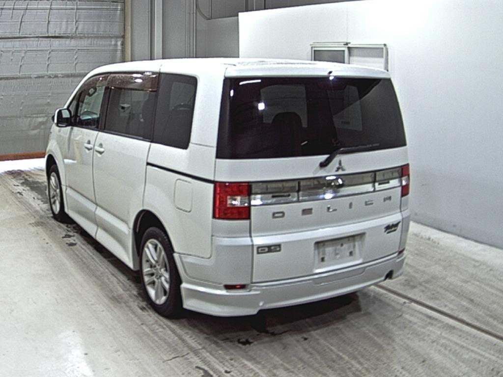 MITSUBISHI DELICA D:5