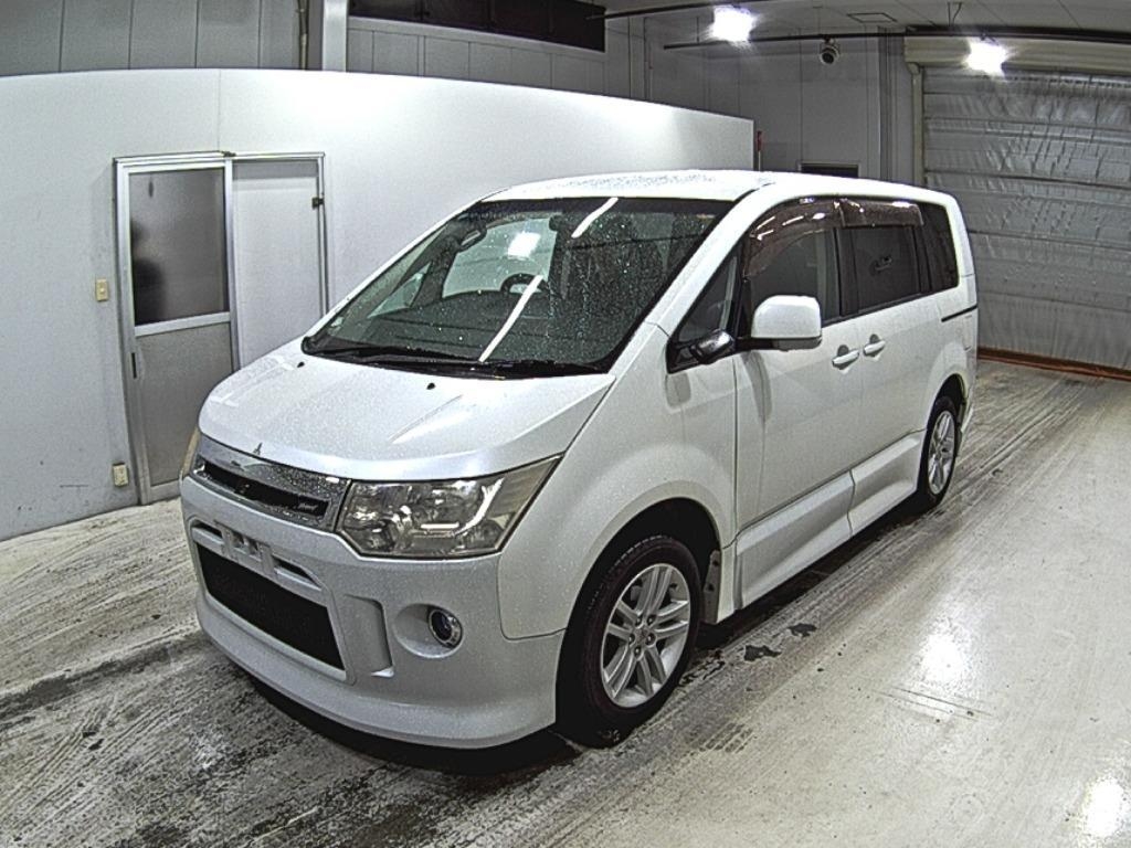 MITSUBISHI DELICA D:5