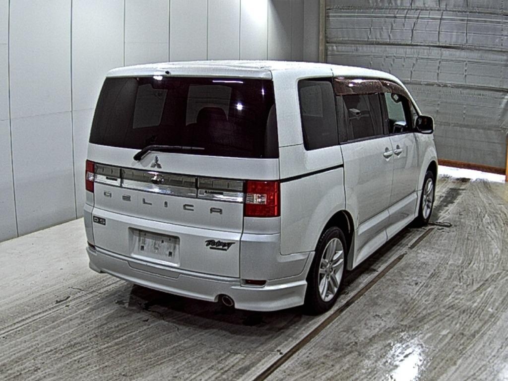 MITSUBISHI DELICA D:5