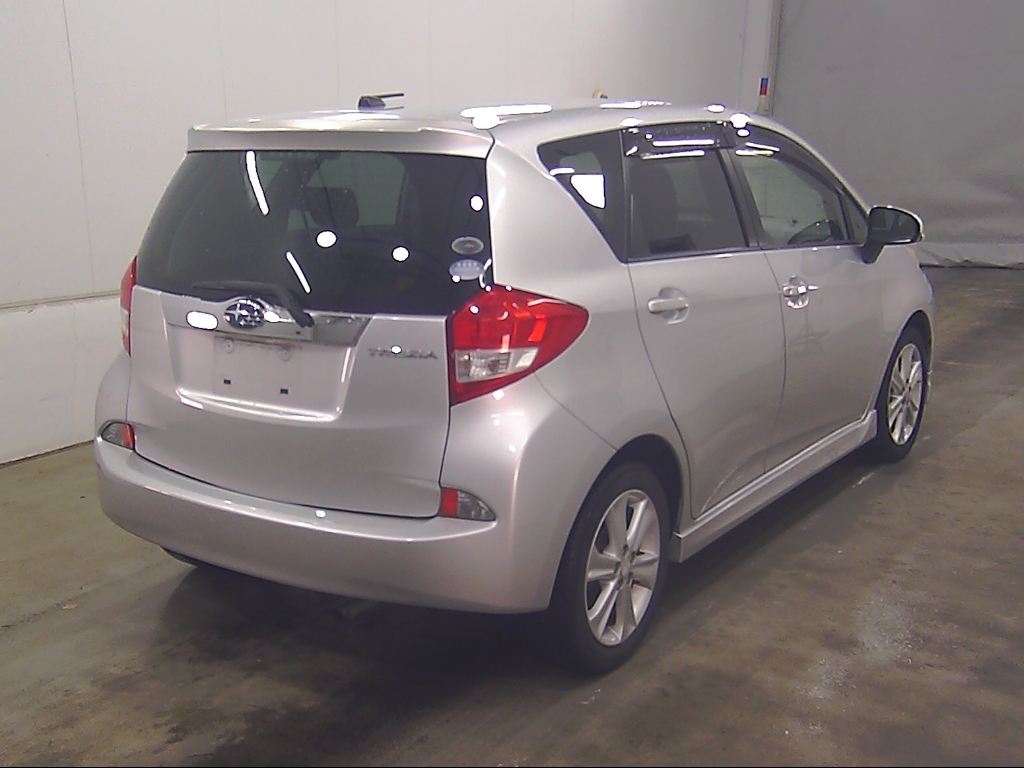 SUBARU TREZIA