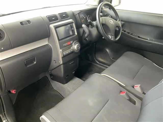 TOYOTA PIXIS SPACE