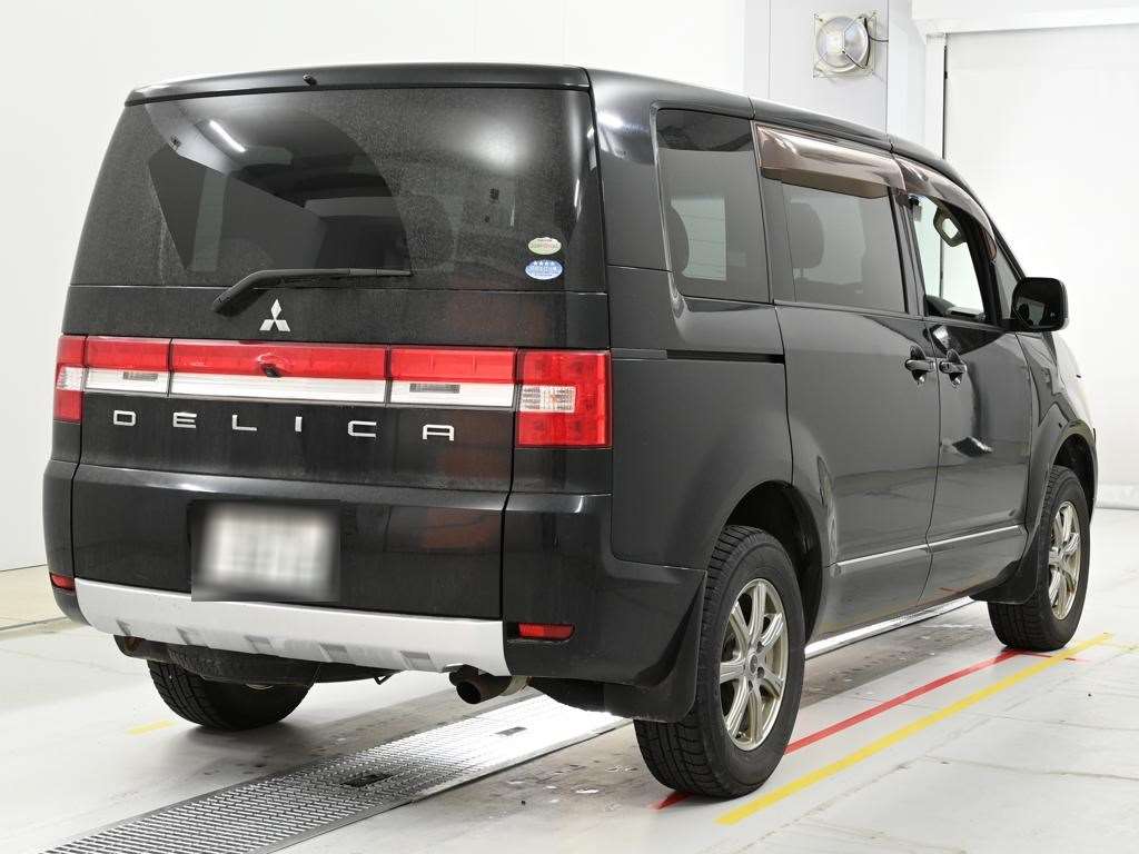 MITSUBISHI DELICA D:5