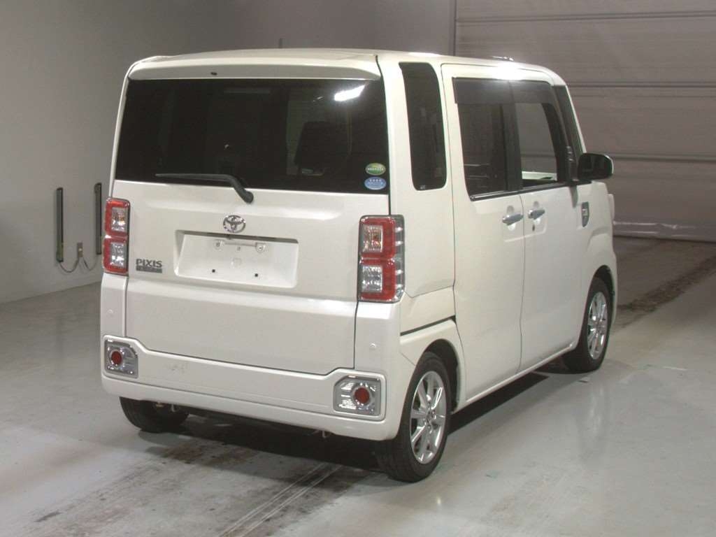 TOYOTA PIXIS MEGA