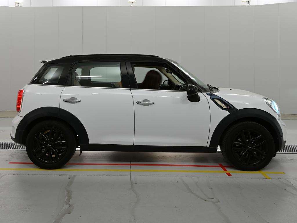 MINI CROSSOVER