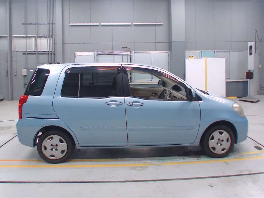 TOYOTA RAUM