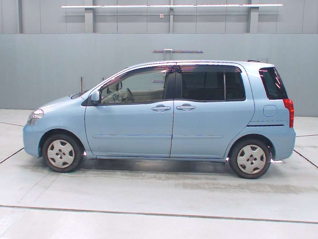 TOYOTA RAUM