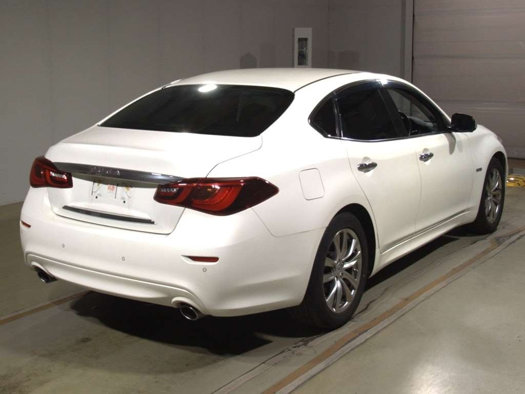 NISSAN FUGA