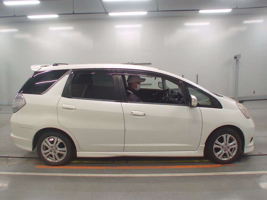HONDA FIT SHUTTLE