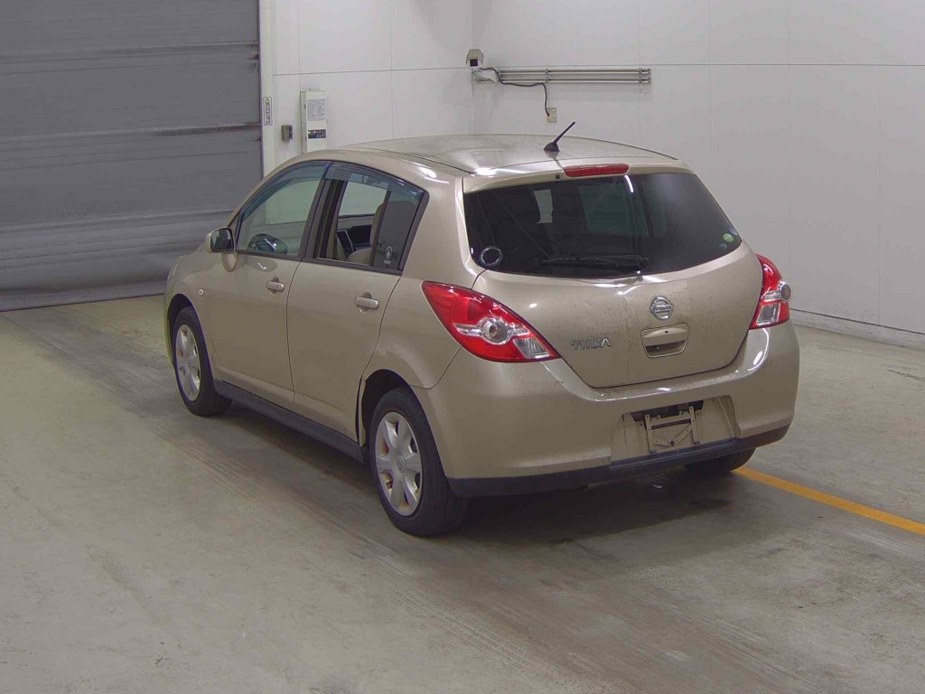 NISSAN TIIDA