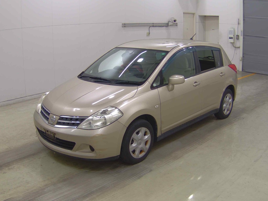 NISSAN TIIDA