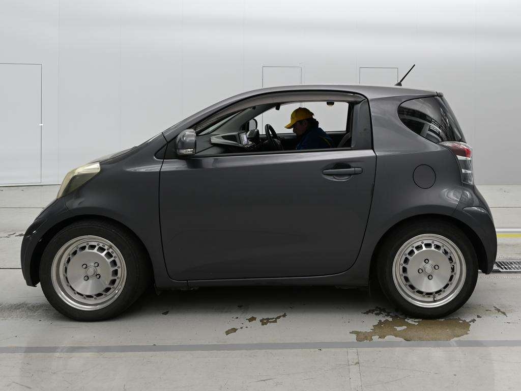 TOYOTA IQ