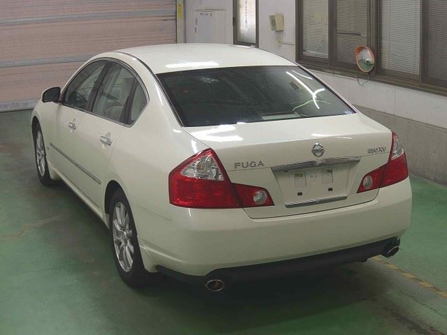 NISSAN FUGA