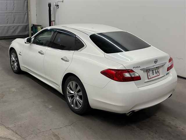 NISSAN FUGA