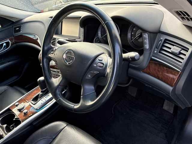 NISSAN FUGA