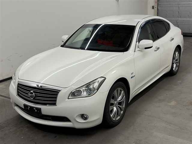 NISSAN FUGA